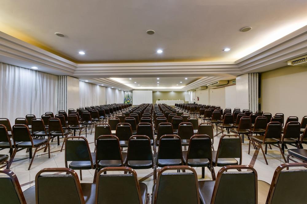 Plaza Augustus Hotel